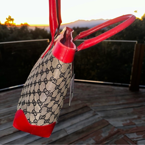 Gucci: Jacquard Monogram GG Red Leather Trimmed Tote Bag - Picture 10 of 17